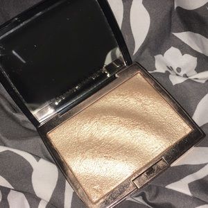 ABH x amrezy highlighter
